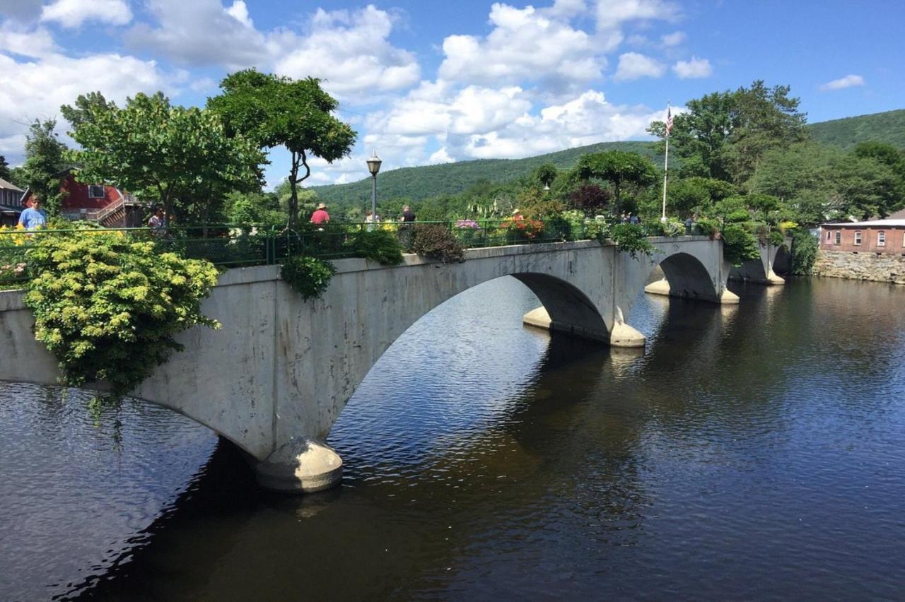 Blooming Inn Shelburne Falls Exteriér fotografie