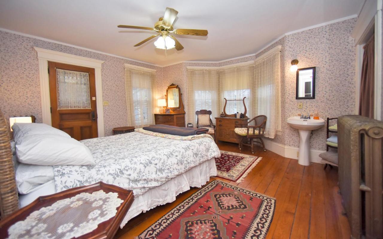 Blooming Inn Shelburne Falls Exteriér fotografie